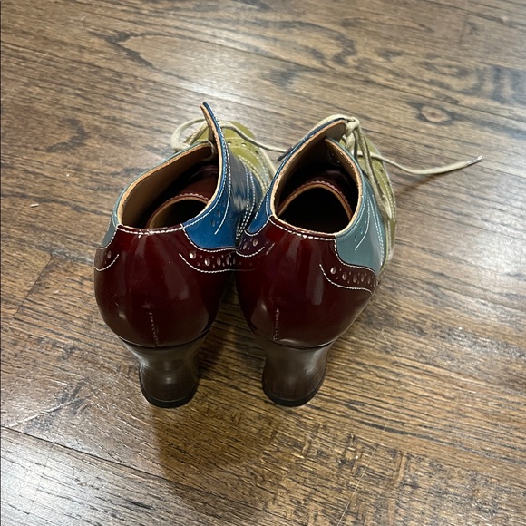 John Fluevog 6.5 - Picture 4 of 6